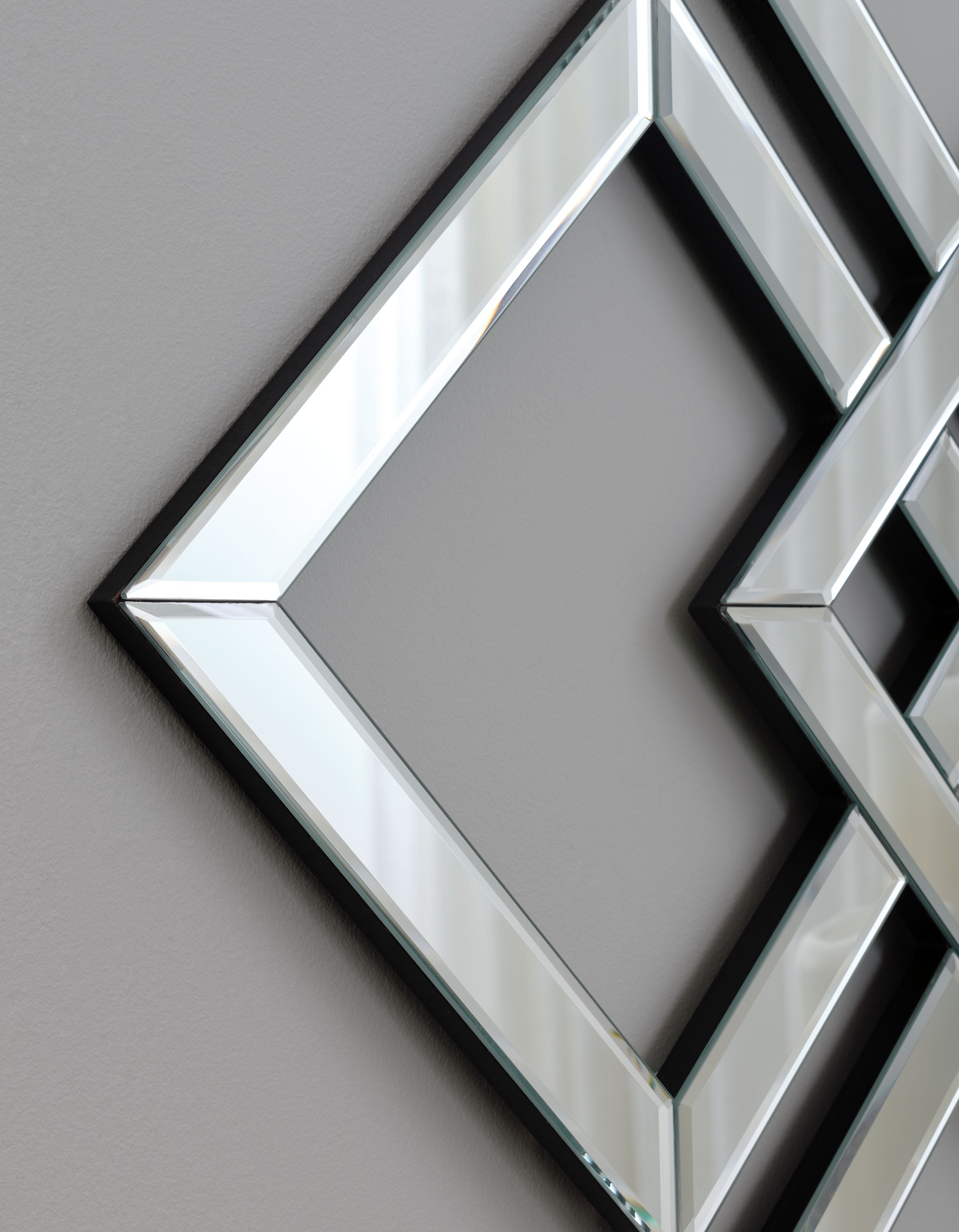 Quinnley - Metallic - Accent Mirror