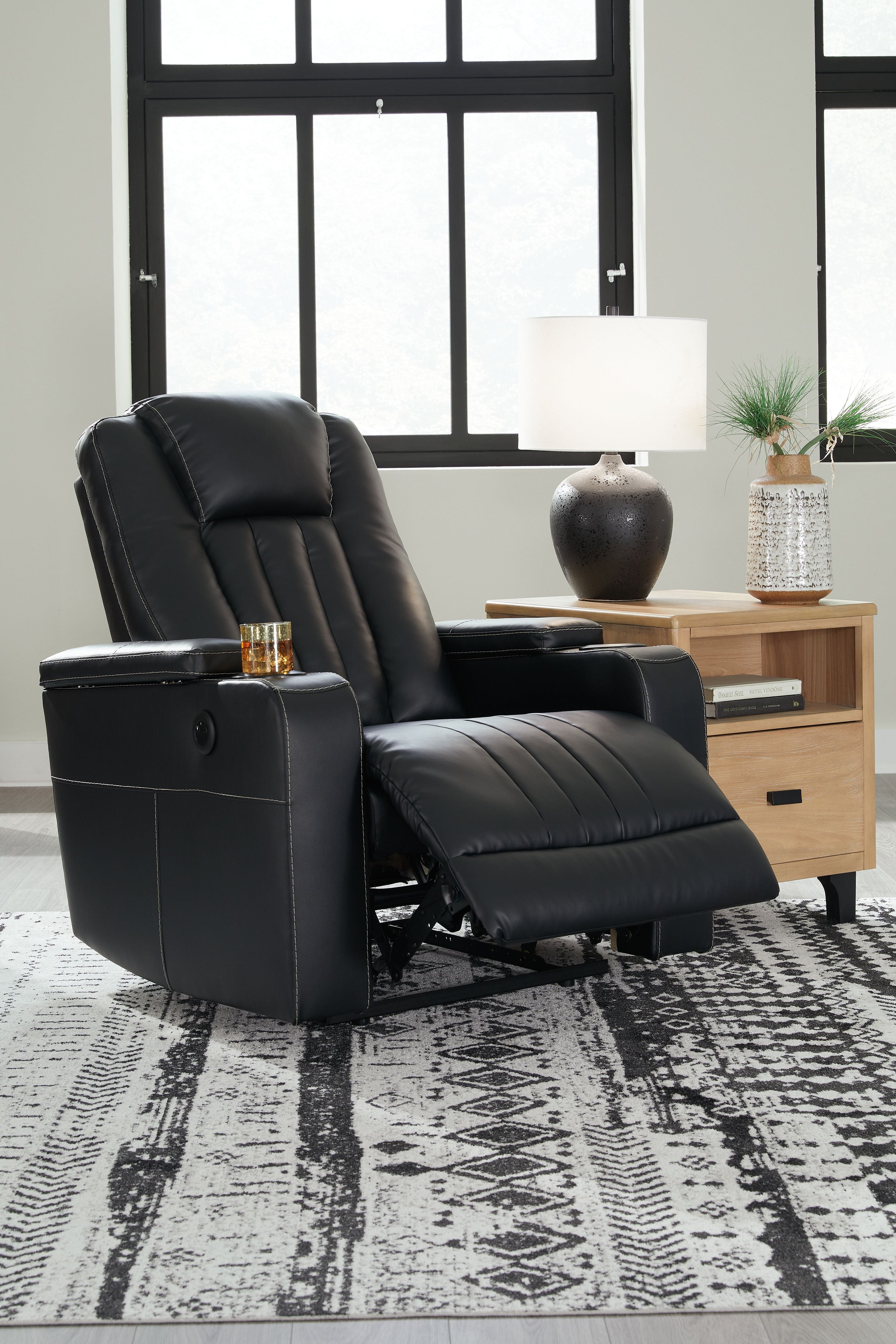 Center Point - Black - Zero Wall Recliner