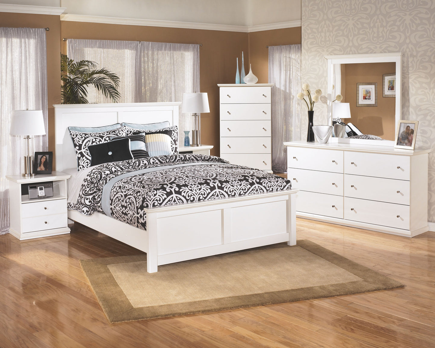 Bostwick - White - Queen Panel Footboard