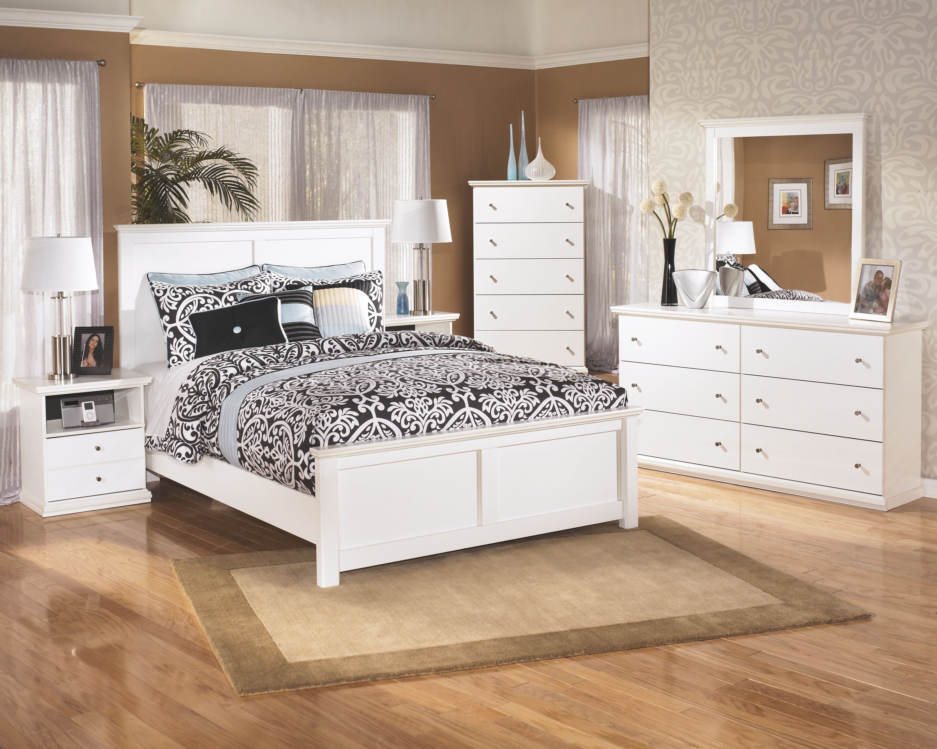 Bostwick - White - Queen Panel Footboard