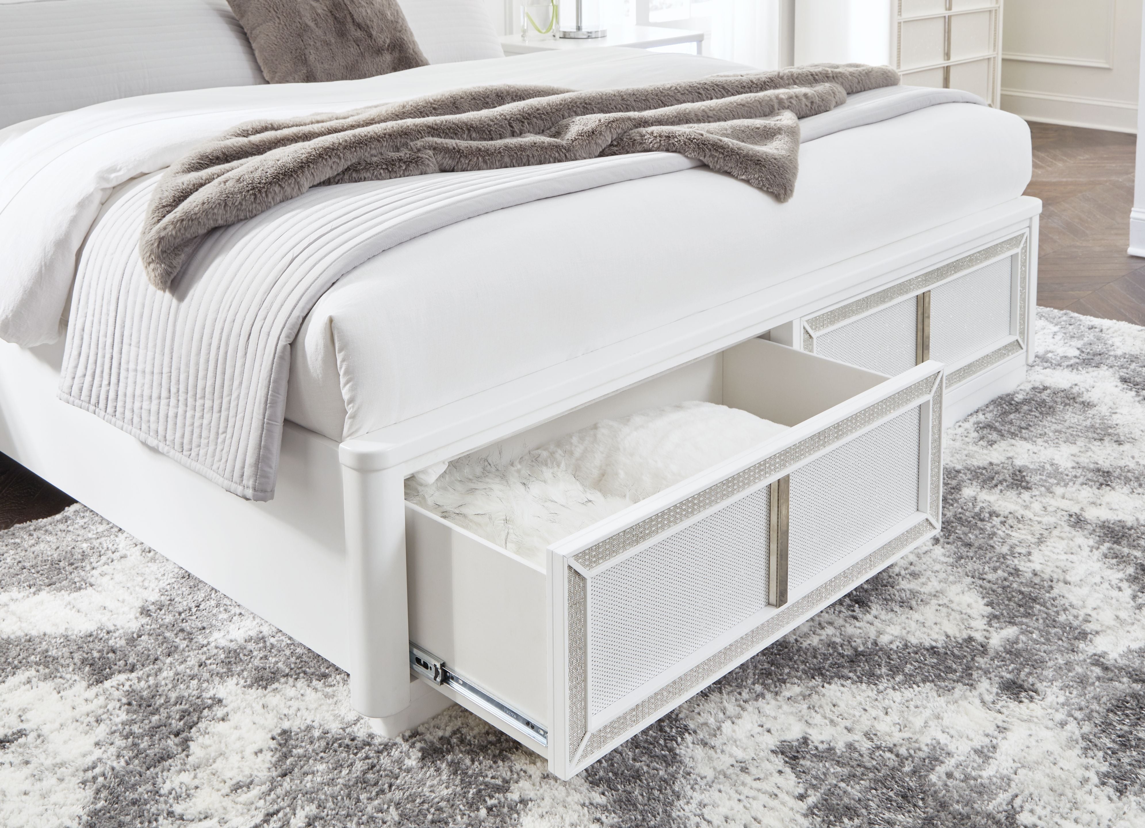 Chalanna - Storage Bedroom Set