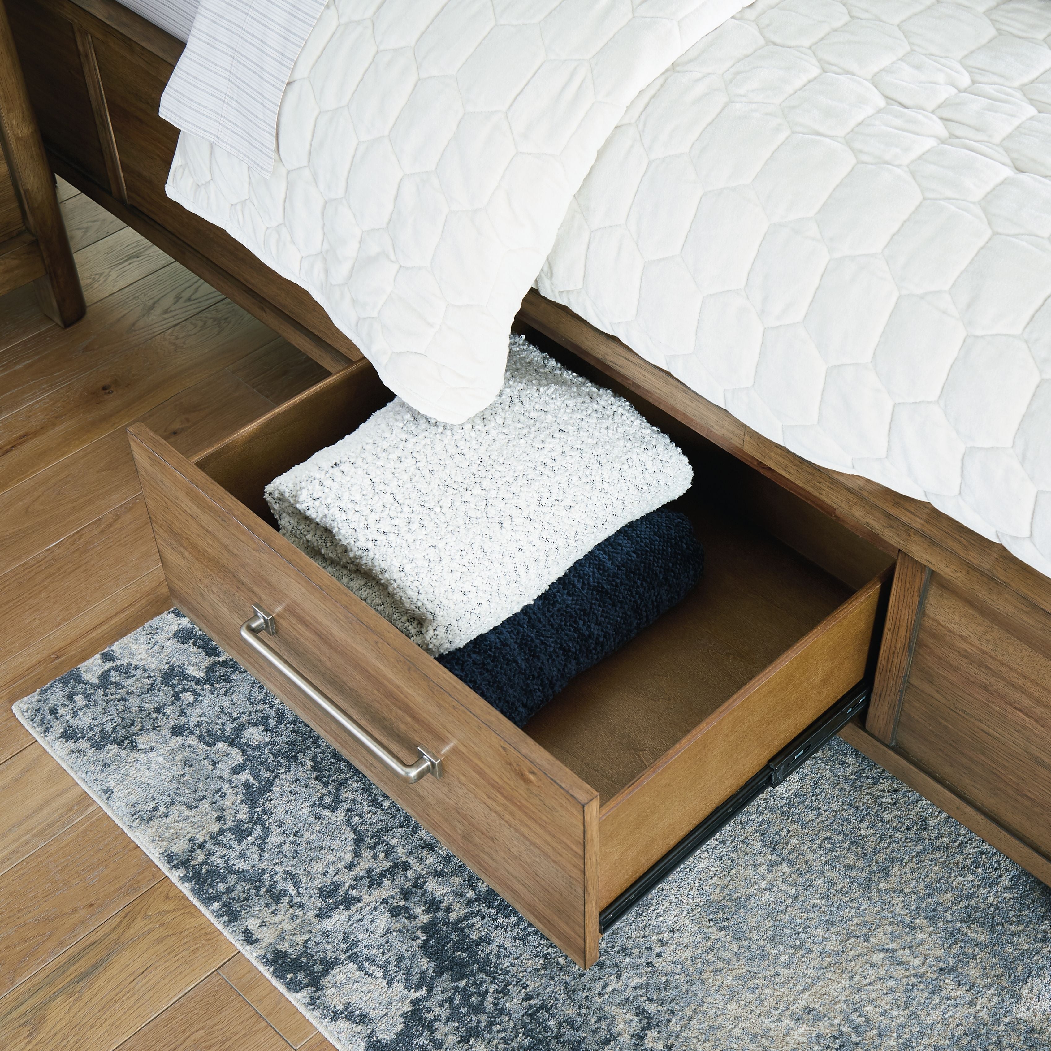 Cabalynn - Panel Bed With Storage