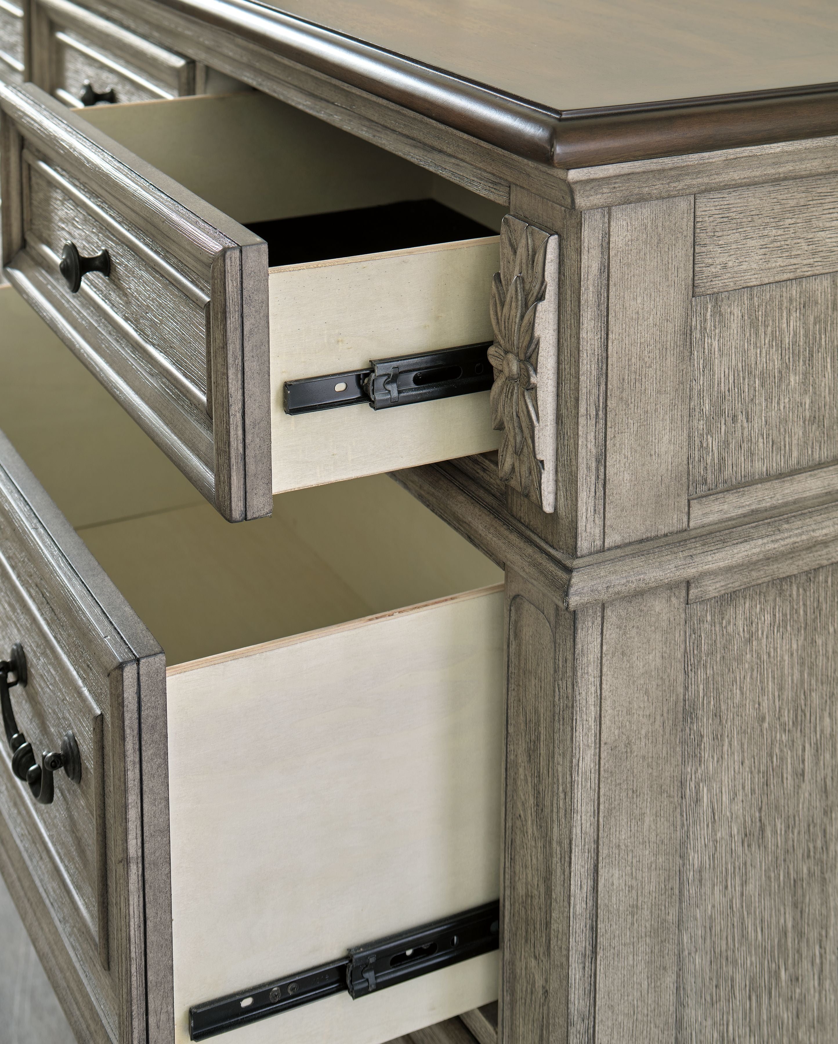 Lodenbay - Antique Gray - Dresser