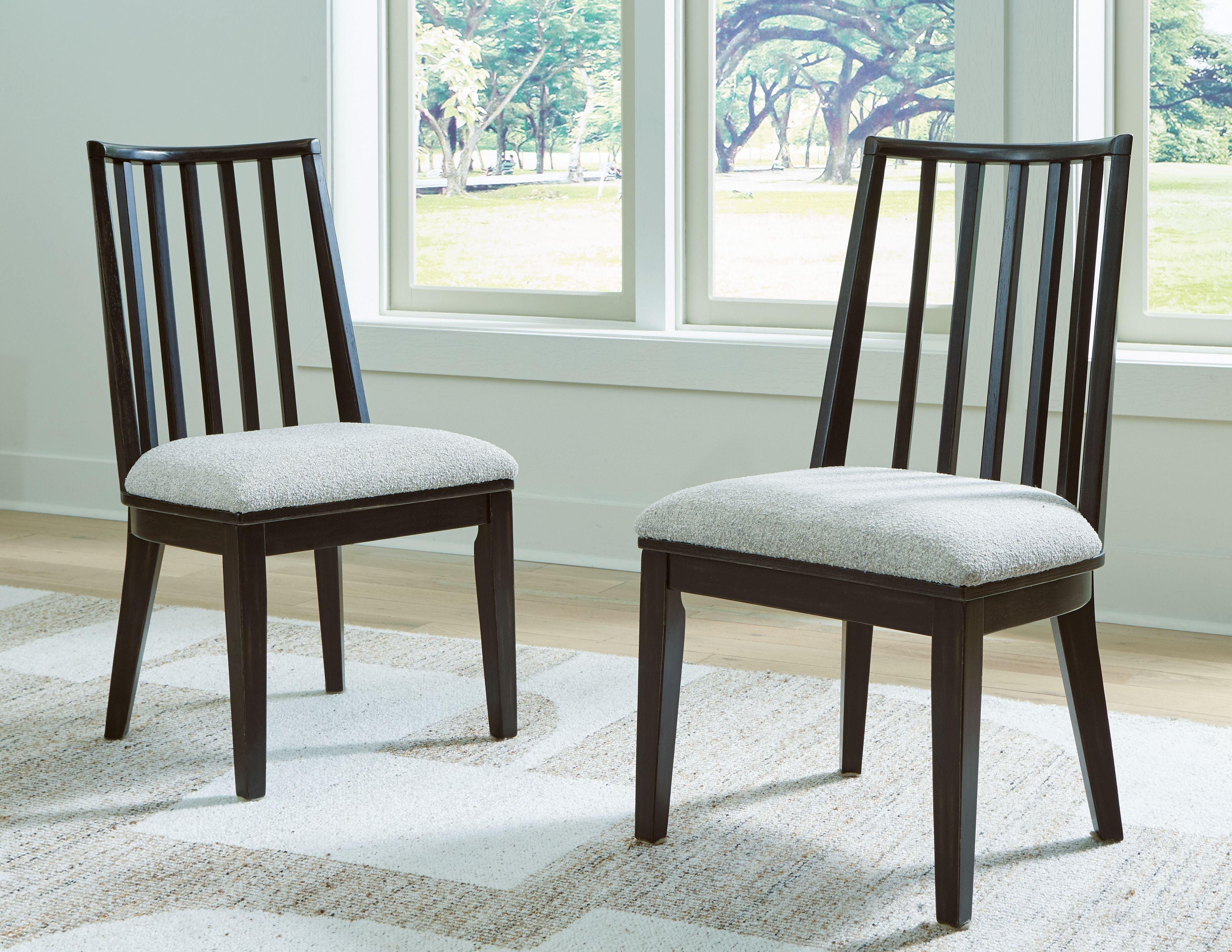 Galliden - Rectangular Dining Room Set