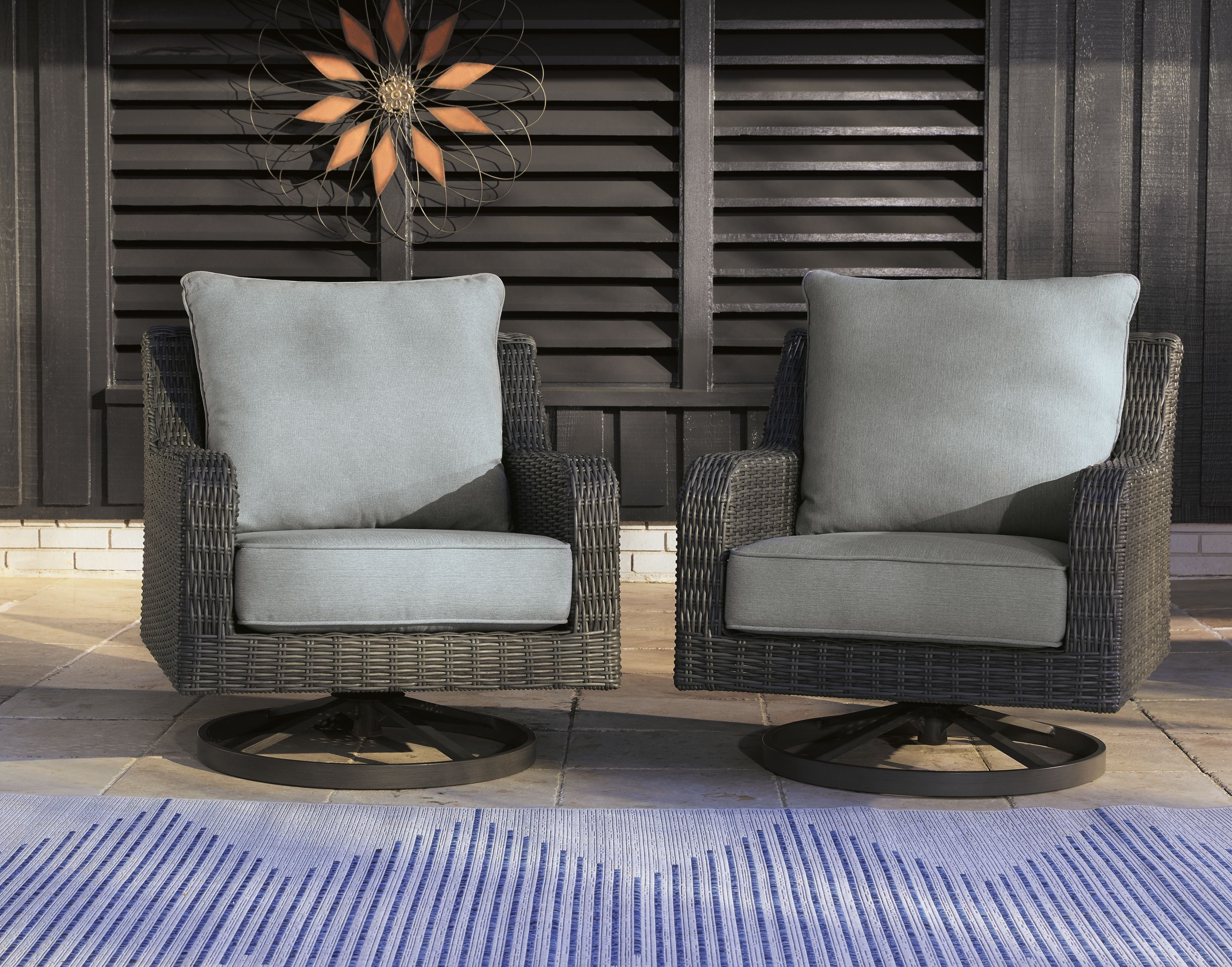 Elite Park - Gray - Swivel Lounge w/ Cushion