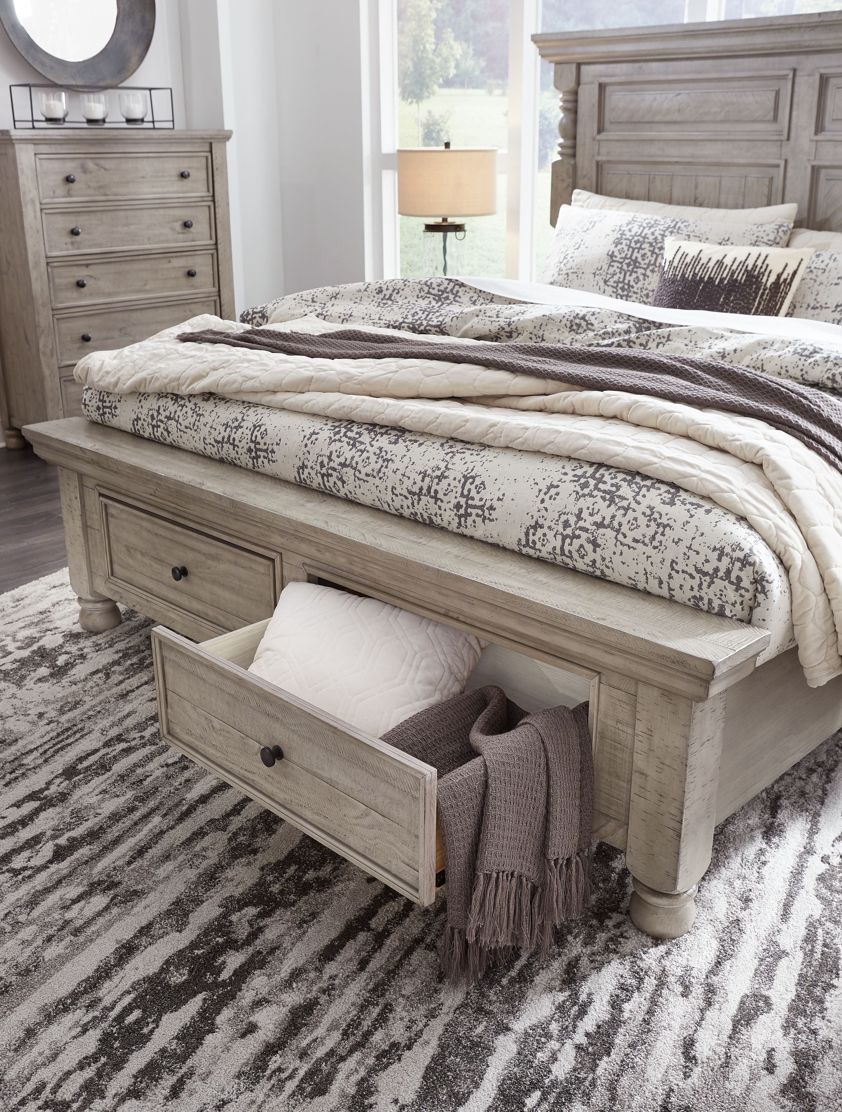 Harrastone - Gray - California King Panel Bed