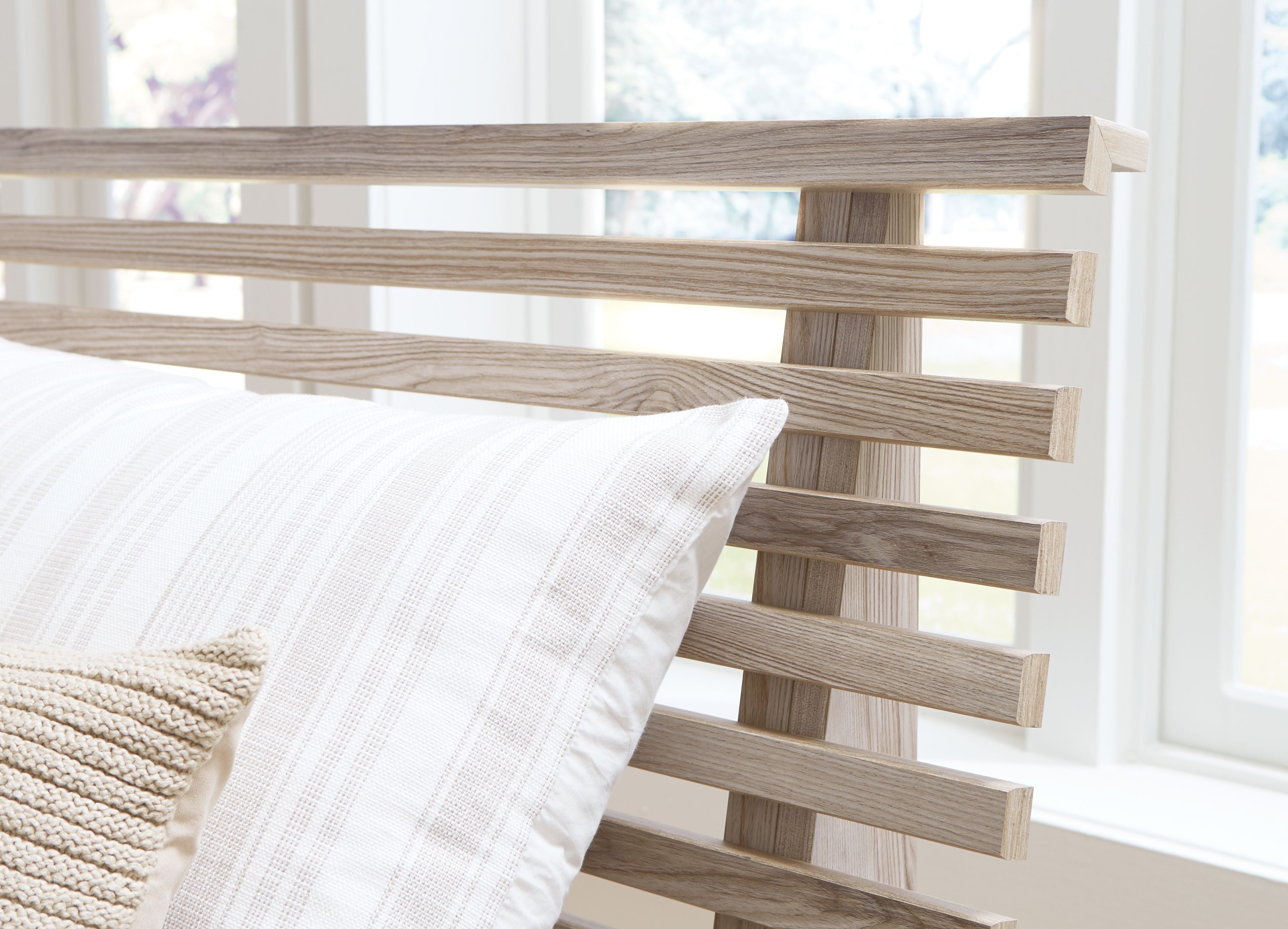 Hasbrick - Slat Headboard