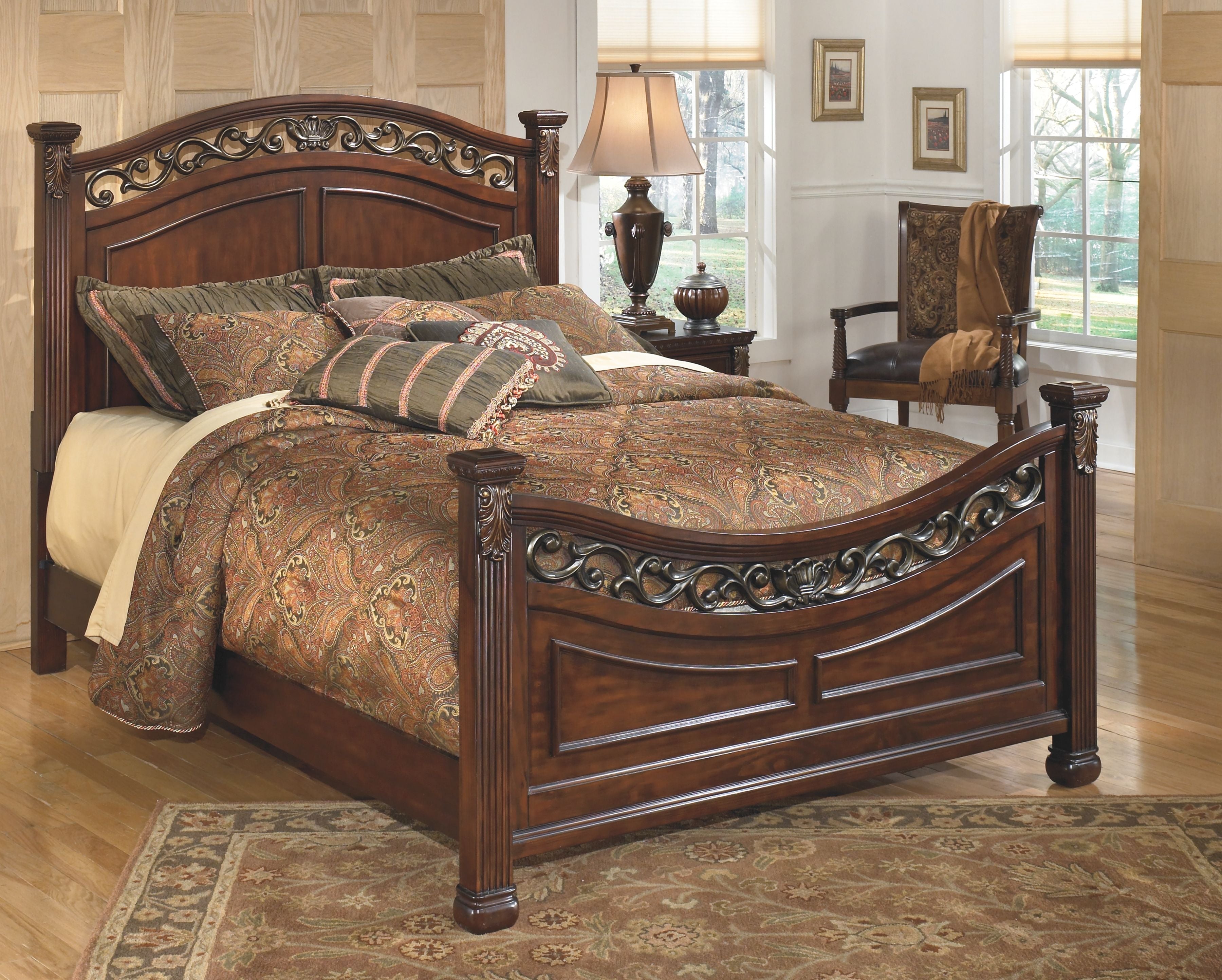 Leahlyn - Warm Brown - Queen Panel Rails