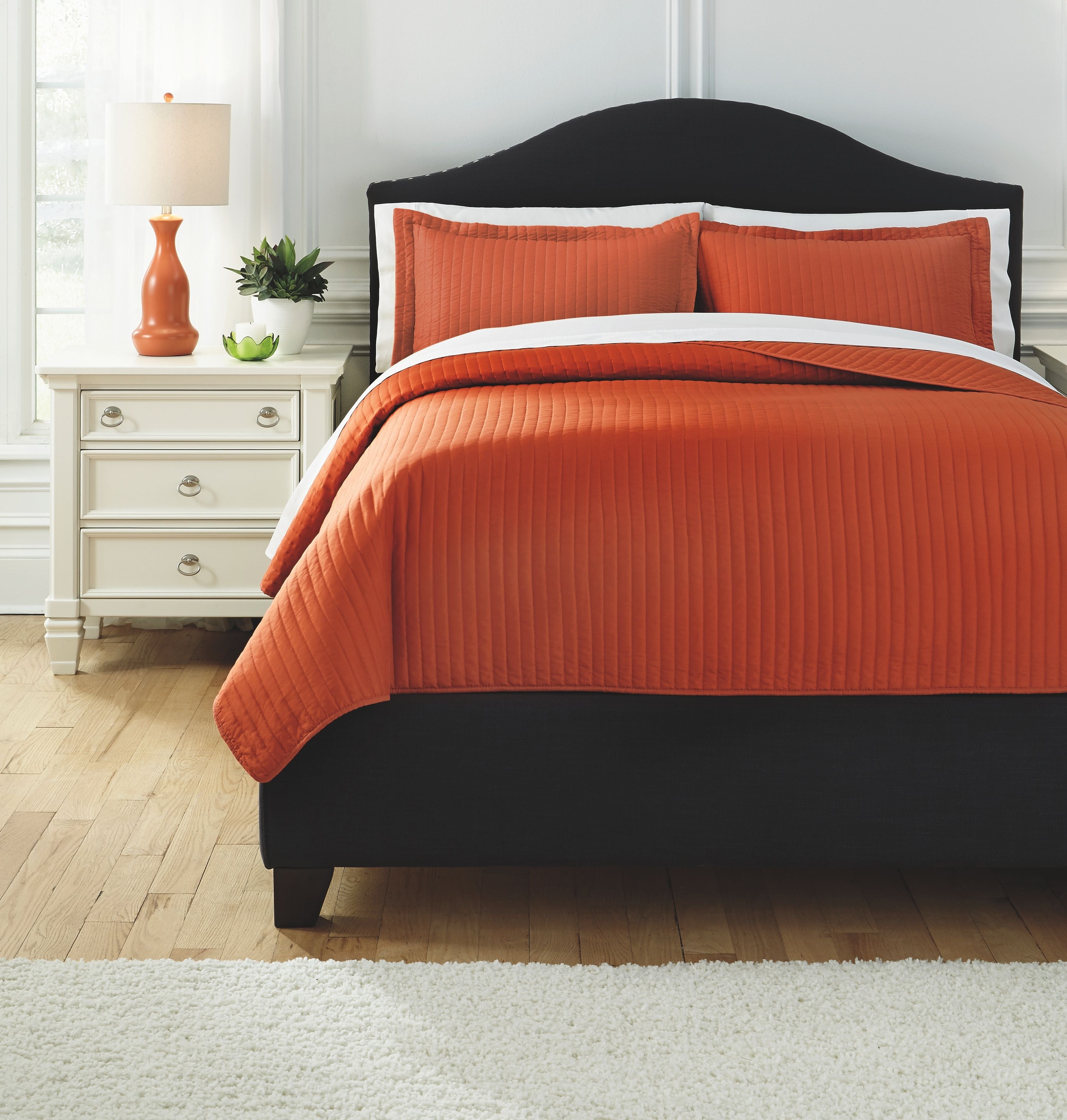 Raleda - Orange - Queen Coverlet Set