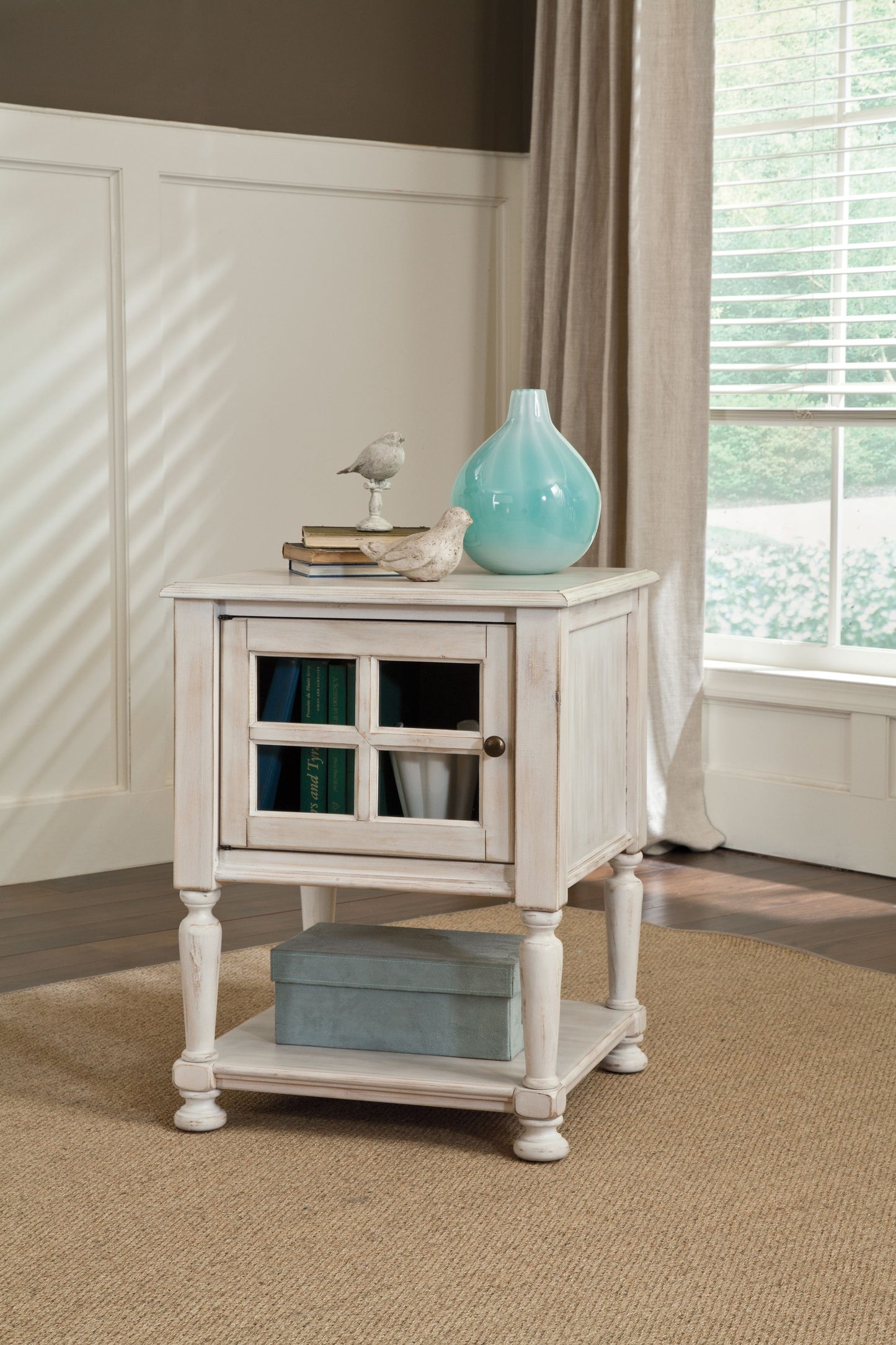 Mirimyn - White - Accent Table